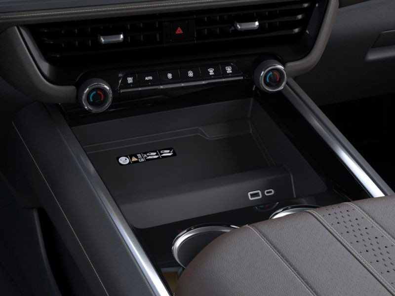 Chevrolet Suburban Vehicle Full-screen Gallery Image 23