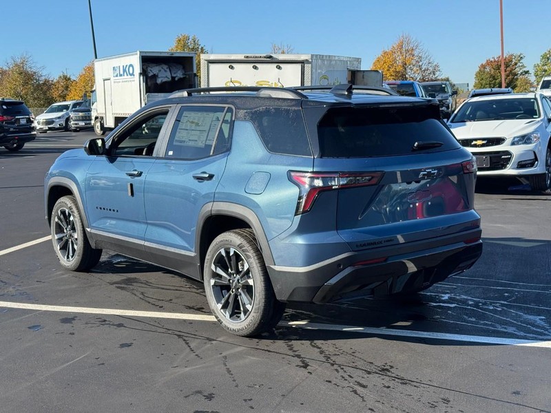 Chevrolet Equinox Vehicle Full-screen Gallery Image 3