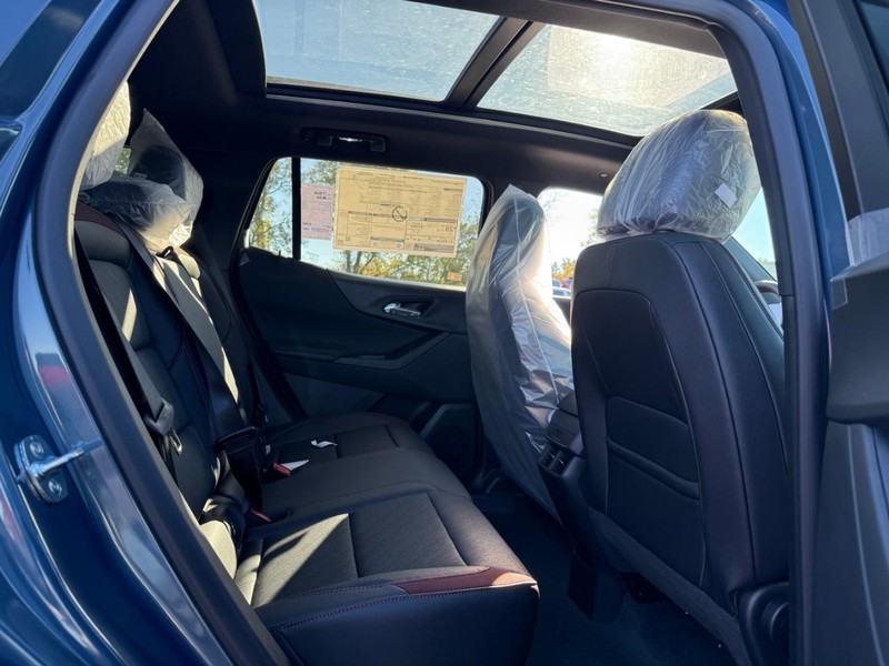 Chevrolet Equinox Vehicle Full-screen Gallery Image 6