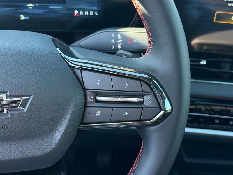 Chevrolet Equinox Vehicle Full-screen Gallery Image 13