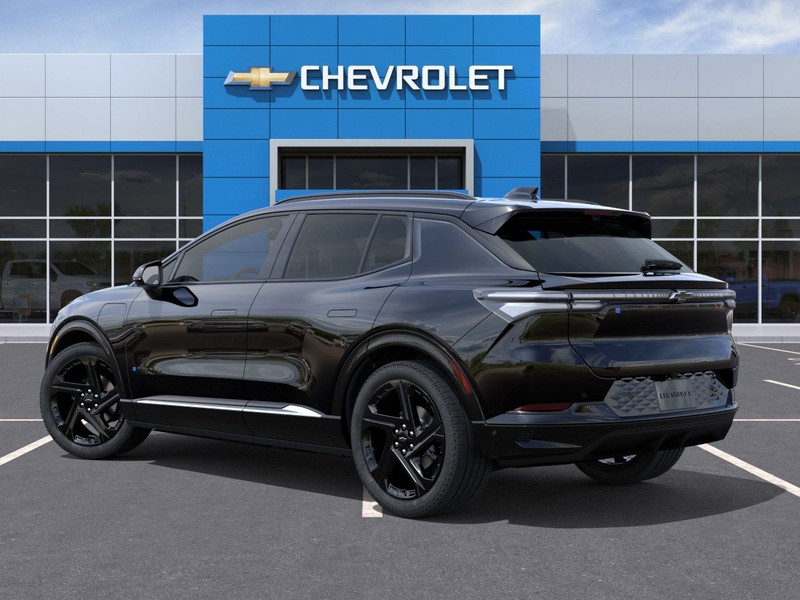 Chevrolet Equinox EV Vehicle Full-screen Gallery Image 3