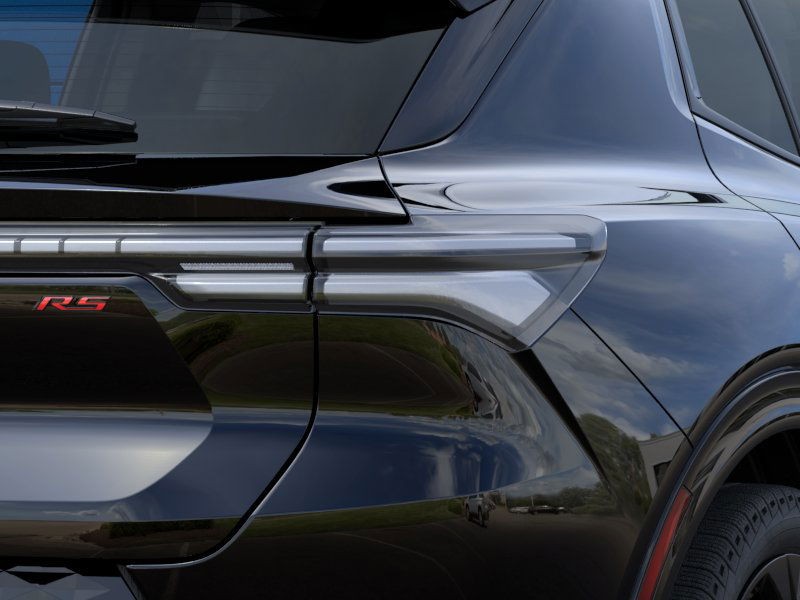 Chevrolet Equinox EV Vehicle Full-screen Gallery Image 11