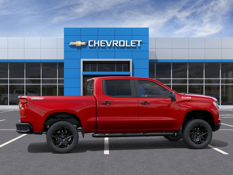 Chevrolet Silverado 1500 Vehicle Full-screen Gallery Image 5