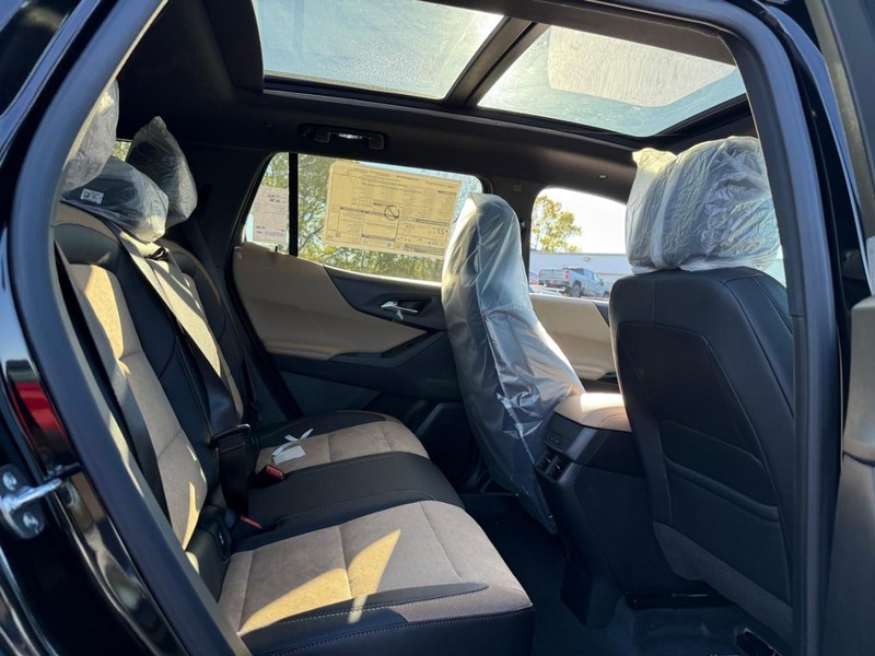 Chevrolet Equinox Vehicle Full-screen Gallery Image 6