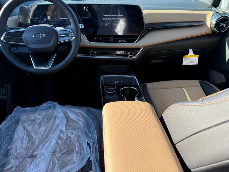 Chevrolet Equinox Vehicle Full-screen Gallery Image 7