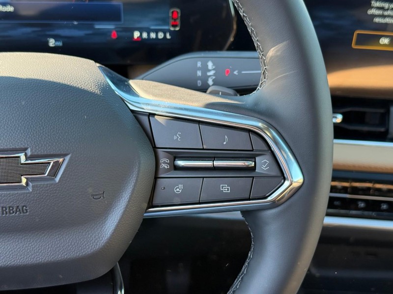 Chevrolet Equinox Vehicle Full-screen Gallery Image 14