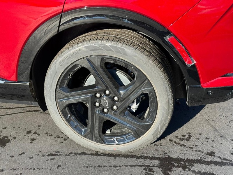 Chevrolet Equinox EV Vehicle Full-screen Gallery Image 4