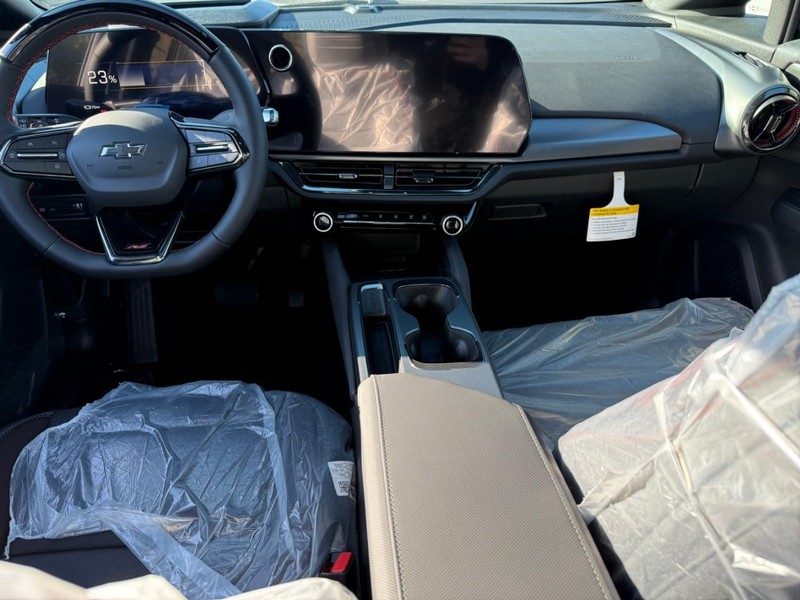 Chevrolet Equinox EV Vehicle Full-screen Gallery Image 7
