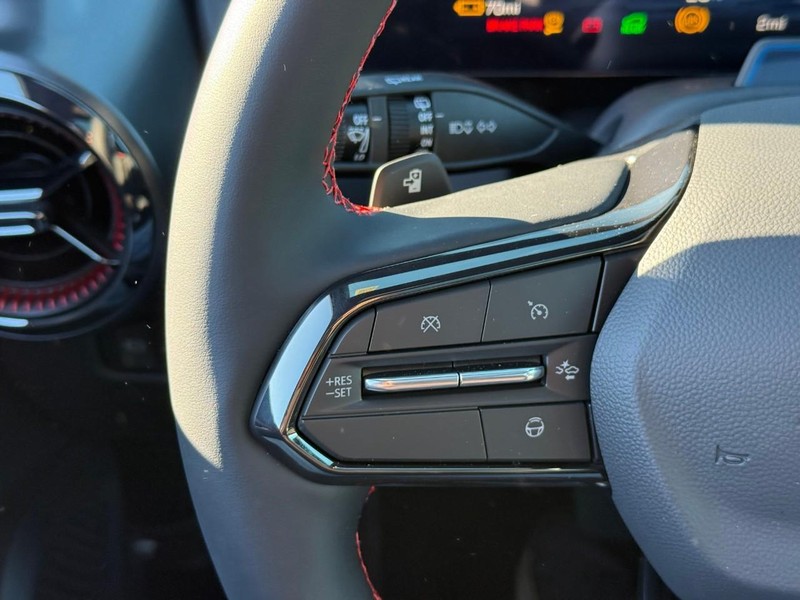 Chevrolet Equinox EV Vehicle Full-screen Gallery Image 14