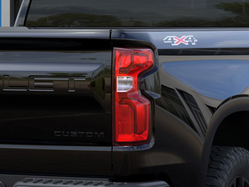 Chevrolet Silverado 1500 Vehicle Full-screen Gallery Image 11