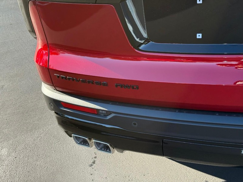 Chevrolet Traverse Vehicle Full-screen Gallery Image 4