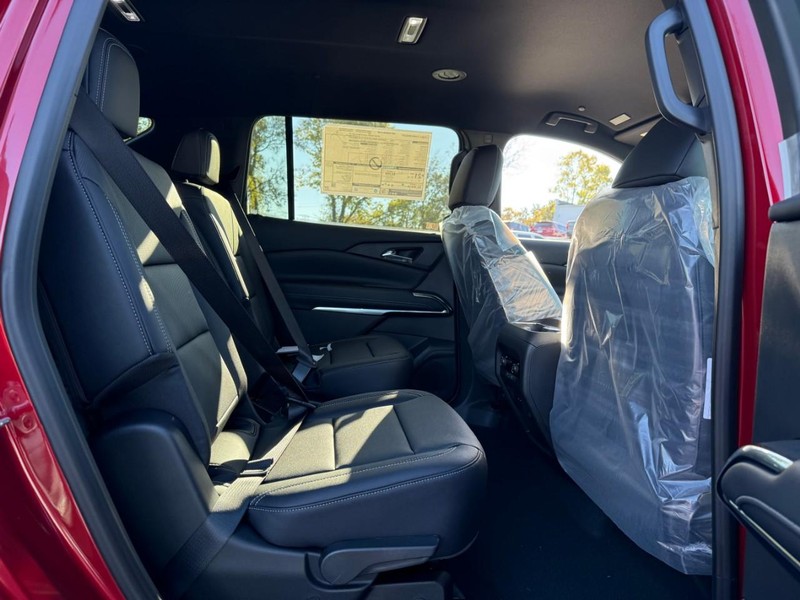 Chevrolet Traverse Vehicle Full-screen Gallery Image 5