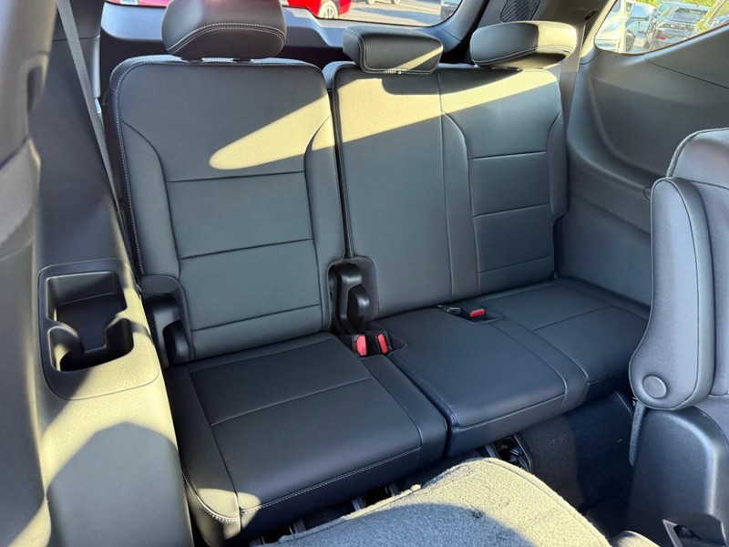 Chevrolet Traverse Vehicle Full-screen Gallery Image 6