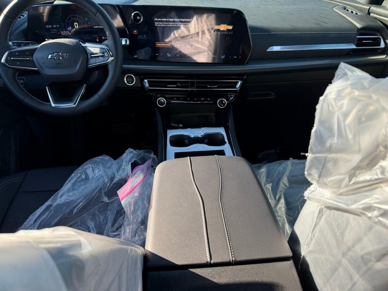 Chevrolet Traverse Vehicle Full-screen Gallery Image 7