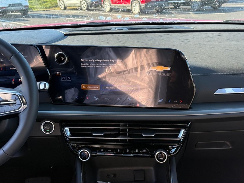 Chevrolet Traverse Vehicle Full-screen Gallery Image 9