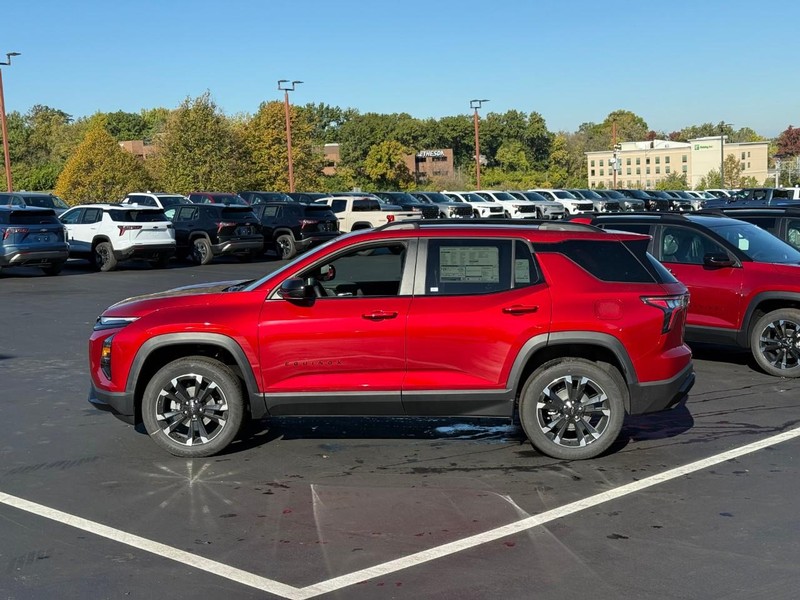 Chevrolet Equinox Vehicle Full-screen Gallery Image 2