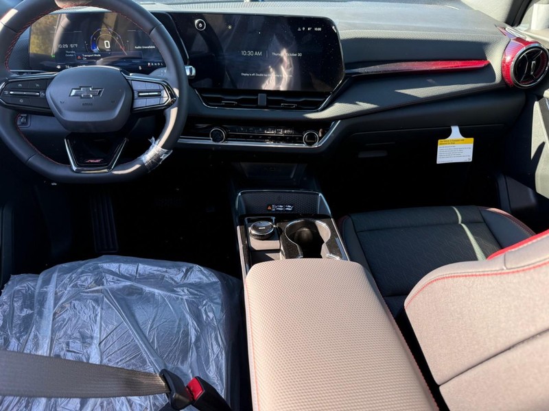 Chevrolet Equinox Vehicle Full-screen Gallery Image 7