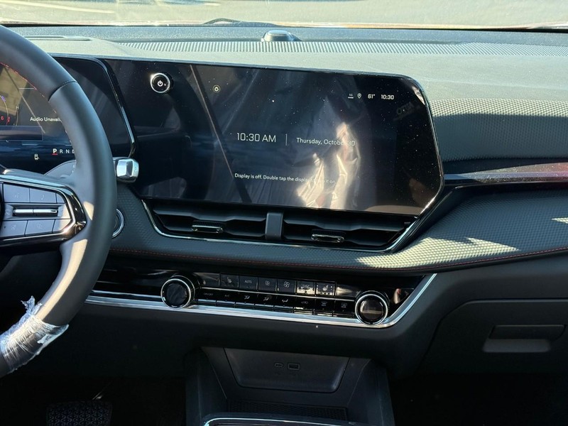 Chevrolet Equinox Vehicle Full-screen Gallery Image 9