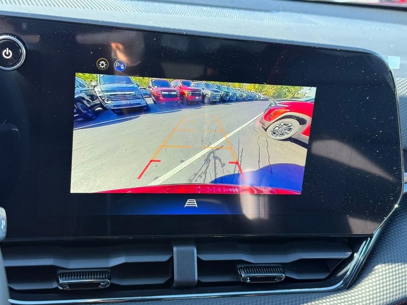 Chevrolet Equinox Vehicle Full-screen Gallery Image 15