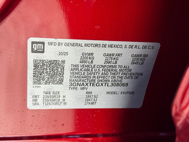 Chevrolet Equinox Vehicle Full-screen Gallery Image 16