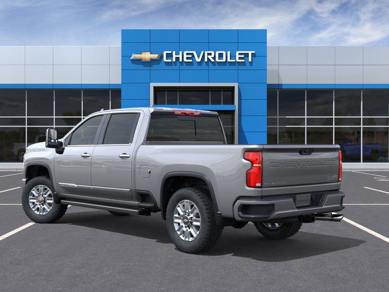Chevrolet Silverado 2500HD Vehicle Full-screen Gallery Image 3
