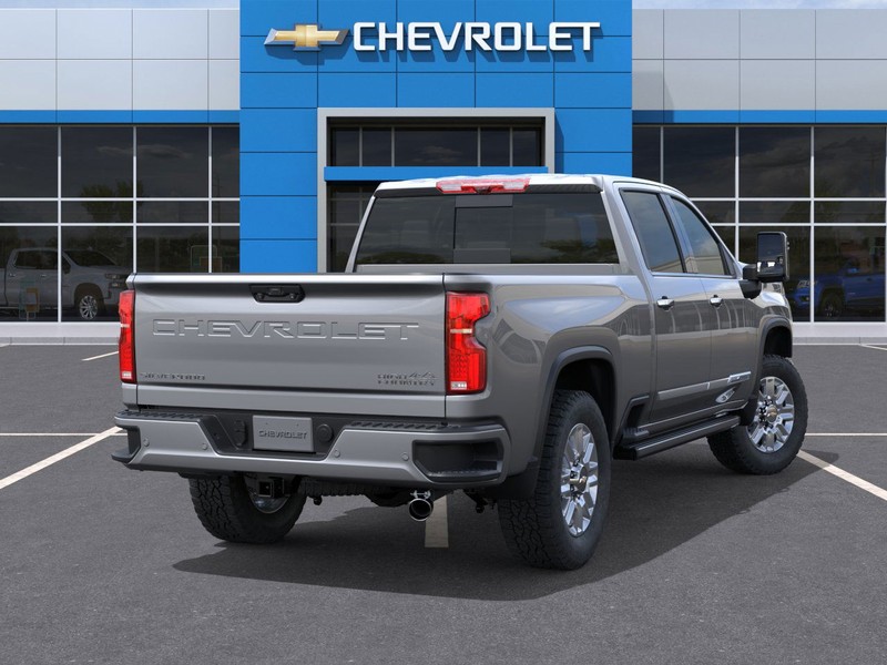 Chevrolet Silverado 2500HD Vehicle Full-screen Gallery Image 4