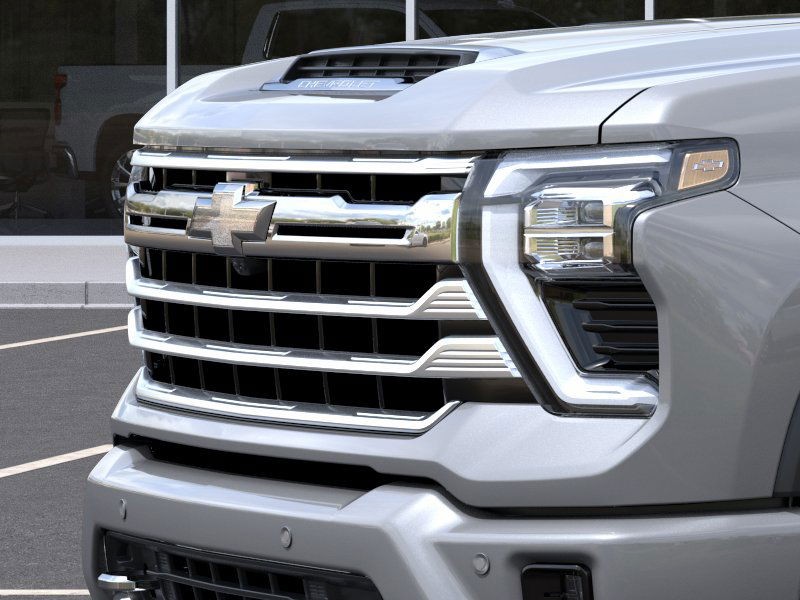 Chevrolet Silverado 2500HD Vehicle Full-screen Gallery Image 13