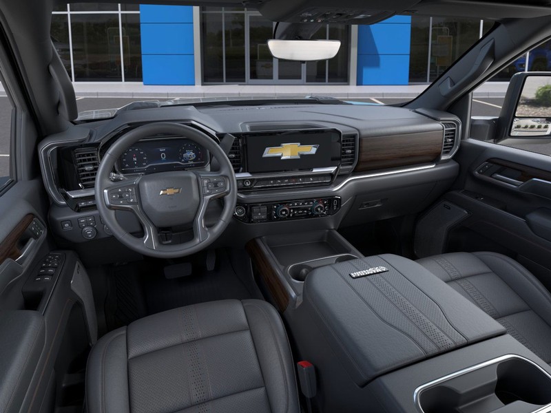 Chevrolet Silverado 2500HD Vehicle Full-screen Gallery Image 15
