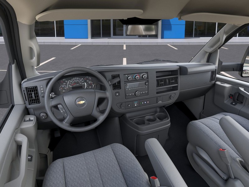 Chevrolet Express Commercial Cutaway Vehicle Full-screen Gallery Image 15