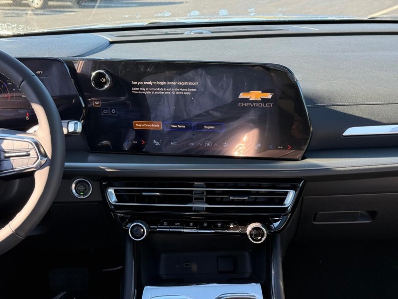 Chevrolet Traverse Vehicle Full-screen Gallery Image 9