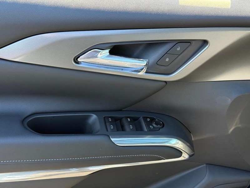 Chevrolet Traverse Vehicle Full-screen Gallery Image 11