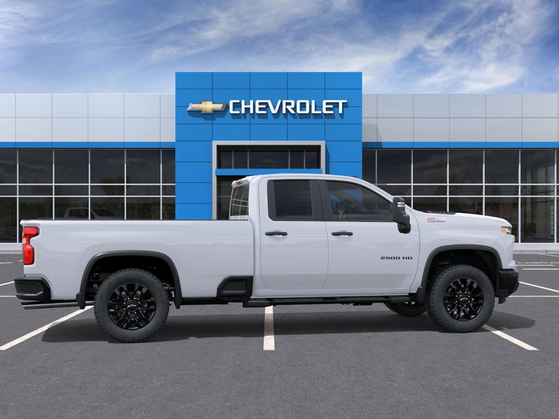Chevrolet Silverado 2500HD Vehicle Full-screen Gallery Image 5