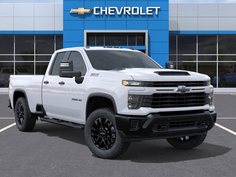 Chevrolet Silverado 2500HD Vehicle Full-screen Gallery Image 7