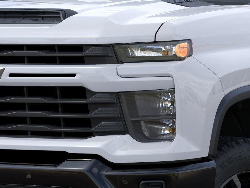 Chevrolet Silverado 2500HD Vehicle Full-screen Gallery Image 10