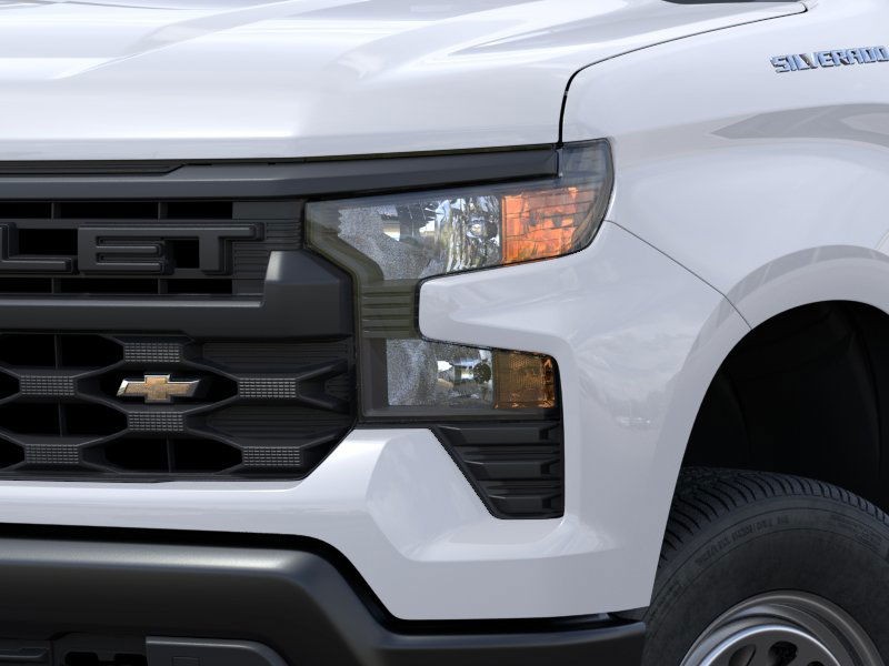 Chevrolet Silverado 1500 Vehicle Full-screen Gallery Image 10