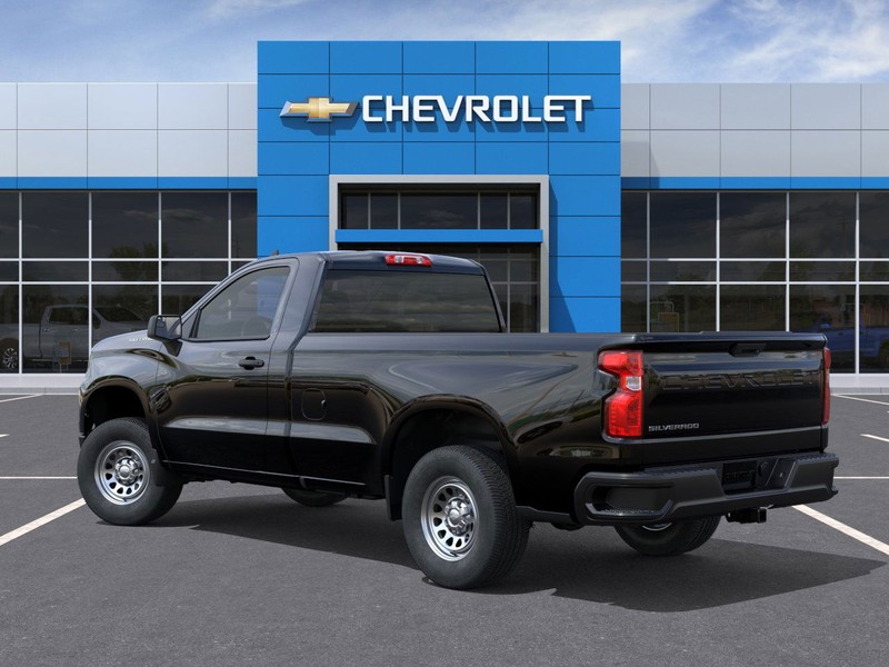 Chevrolet Silverado 1500 Vehicle Full-screen Gallery Image 3