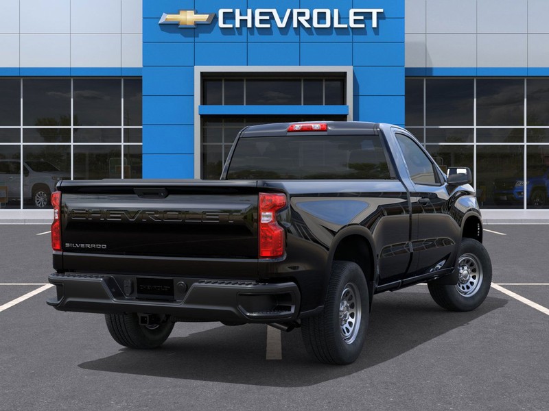 Chevrolet Silverado 1500 Vehicle Full-screen Gallery Image 4