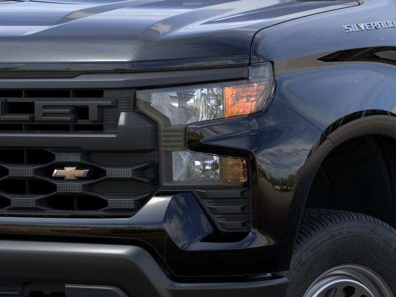 Chevrolet Silverado 1500 Vehicle Full-screen Gallery Image 10