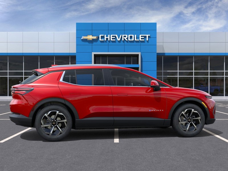 Chevrolet Equinox EV Vehicle Full-screen Gallery Image 5