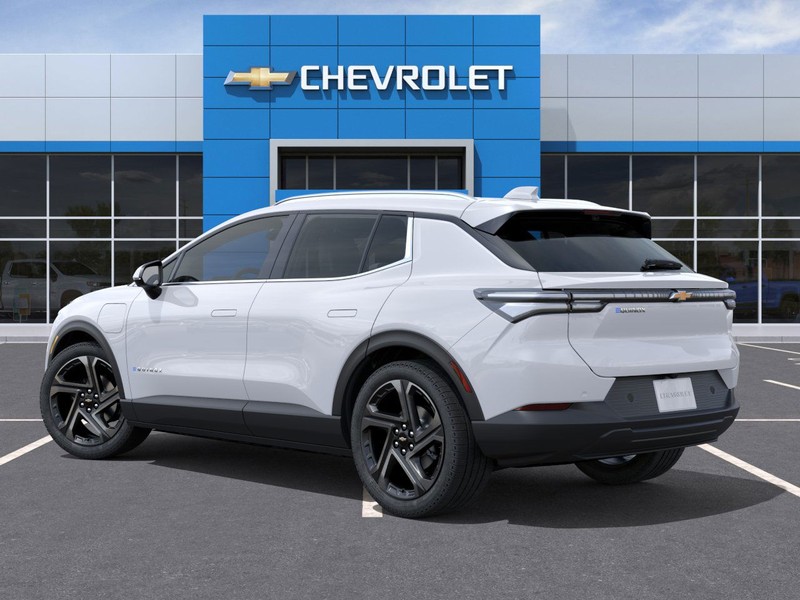 Chevrolet Equinox EV Vehicle Full-screen Gallery Image 3