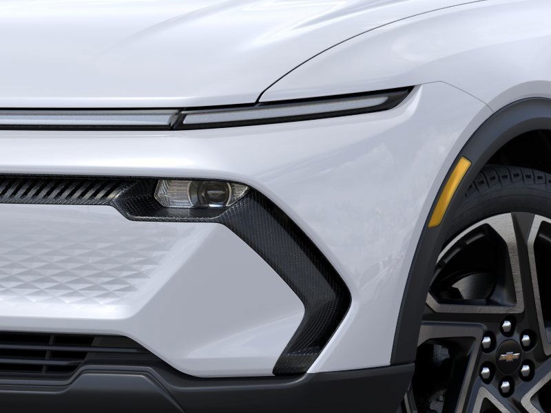 Chevrolet Equinox EV Vehicle Full-screen Gallery Image 10