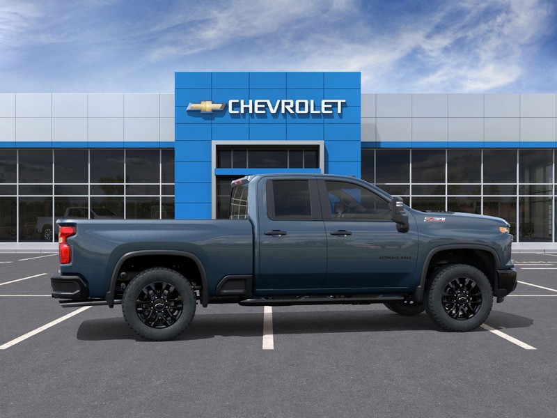 Chevrolet Silverado 2500HD Vehicle Full-screen Gallery Image 5
