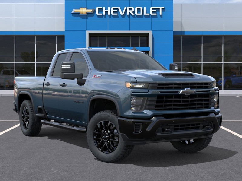 Chevrolet Silverado 2500HD Vehicle Full-screen Gallery Image 7
