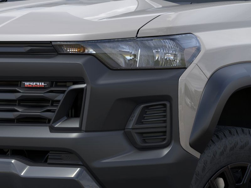 Chevrolet Colorado Vehicle Full-screen Gallery Image 10