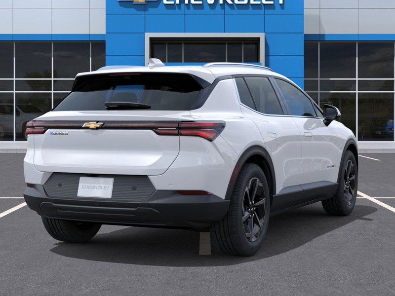 Chevrolet Equinox EV Vehicle Full-screen Gallery Image 4