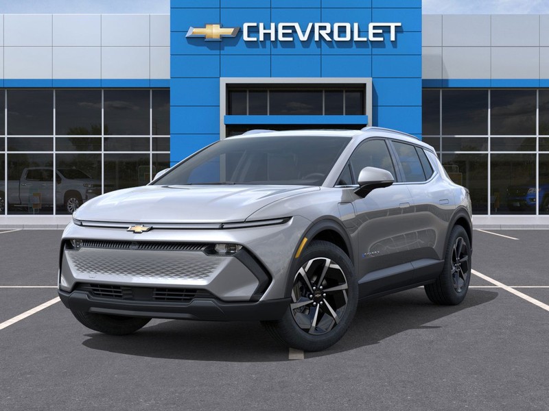 Chevrolet Equinox EV Vehicle Full-screen Gallery Image 6