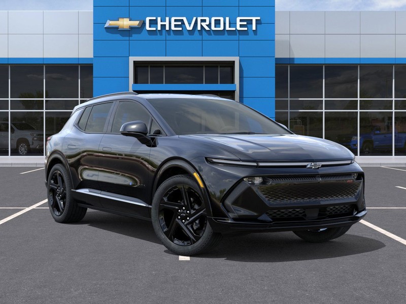 Chevrolet Equinox EV Vehicle Full-screen Gallery Image 7