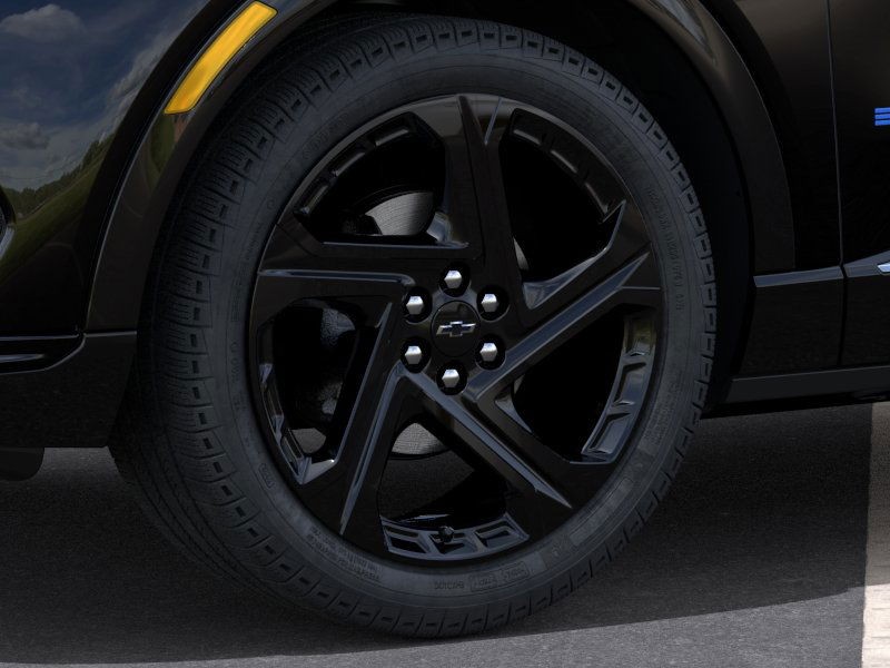 Chevrolet Equinox EV Vehicle Full-screen Gallery Image 9