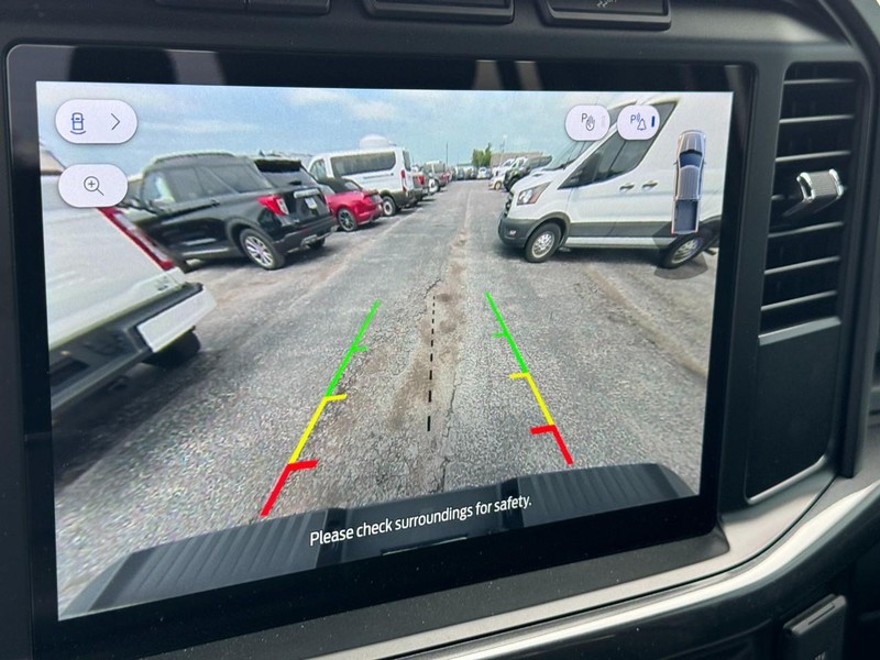 Ford F-150 Vehicle Full-screen Gallery Image 25