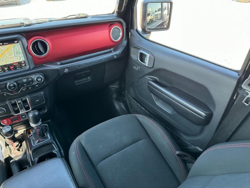 Jeep Wrangler Unlimited Vehicle Full-screen Gallery Image 16